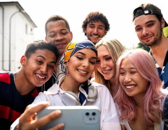 group of influencer marketers posing for a photo